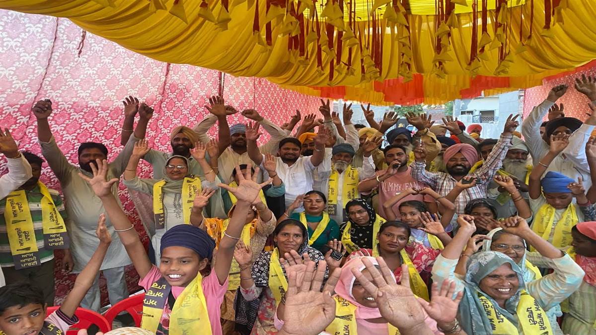 ਰਾਮ ਚੰਦਰ ਦਰਜੀ 40 ਪਰਿਵਾਰਾਂ ਸਮੇਤ ‘ਆਪ’ ’ਚ ਹੋਏ ਸ਼ਾਮਲ