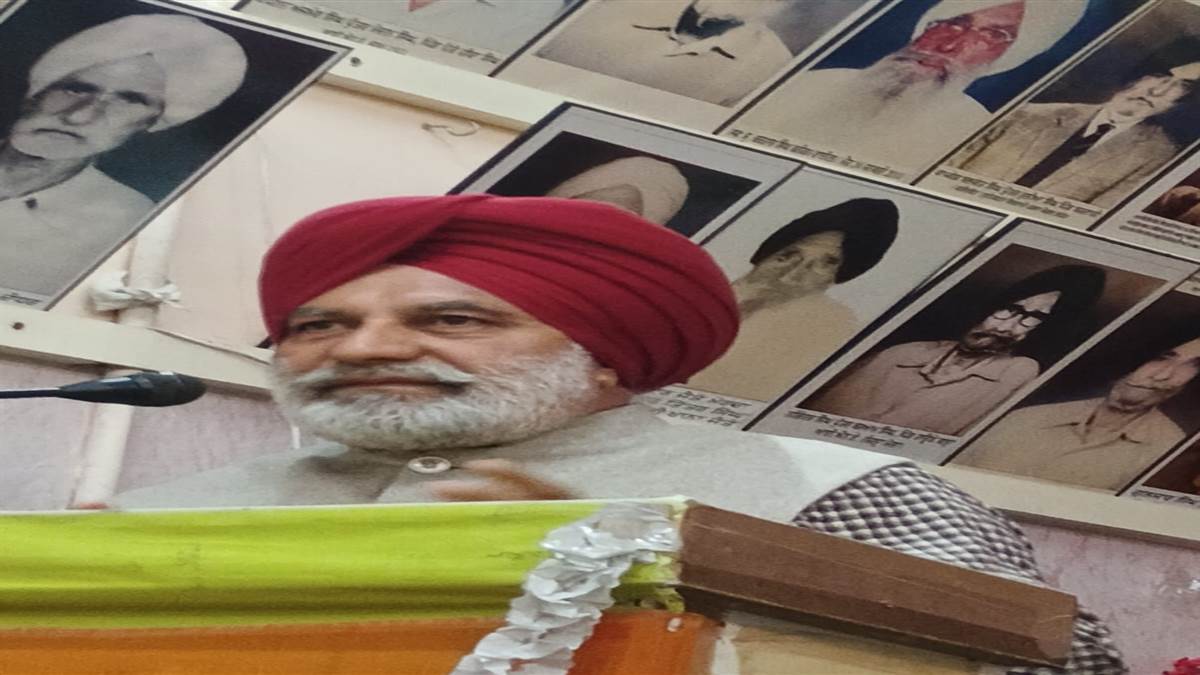 ਕਾਕਰੋਚ ਪਰਜੀਵੀ ਸ਼ਬਦਾਂ ਨੇ ਪਹੁੰਚਾਈ ਠੇਸ : ਕਾਮਰੇਡ ਸ਼ੇਖੋ