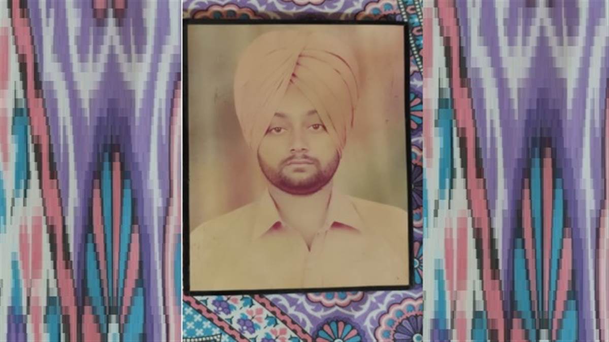 ਮੰਦਭਾਗੀ ਘਟਨਾ: ਕਿਸਾਨ ਨੇ ਲਾਇਸੈਂਸੀ ਰਿਵਾਲਵਰ ਨਾਲ ਖੁਦ ਨੂੰ ਮਾਰੀ ਗੋਲੀ, ਇਲਾਕੇ 'ਚ ਸੋਗ ਦੀ ਲਹਿਰ