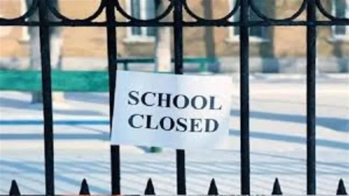 School Closed: ਅਸਮਾਨੋਂ ਵਰ੍ਹ ਰਹੀ ਅੱਗ ਵਿਚਾਲੇ ਸਾਰੇ ਸਕੂਲ-ਕਾਲਜ ਬੰਦ; ਸਿਰਫ਼ ਇਨ੍ਹਾਂ ਜਮਾਤਾਂ ਦੀਆਂ ਲੱਗਣਗੀਆਂ ਆਨਲਾਈਨ ਕਲਾਸਾਂ