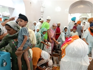 ਸ਼ਹੀਦ ਬਾਬਾ ਸਿੱਧ ਭੋਇ ਜੀ ਦੇ ਮੇਲੇ ’ਤੇ ਤੀਸਰੇ ਦਿਨ ਵੀ ਵੱਡੀ ਗਿਣਤੀ ’ਚ ਸੰਗਤ ਹੋਈ ਨਤਮਸਤਕ