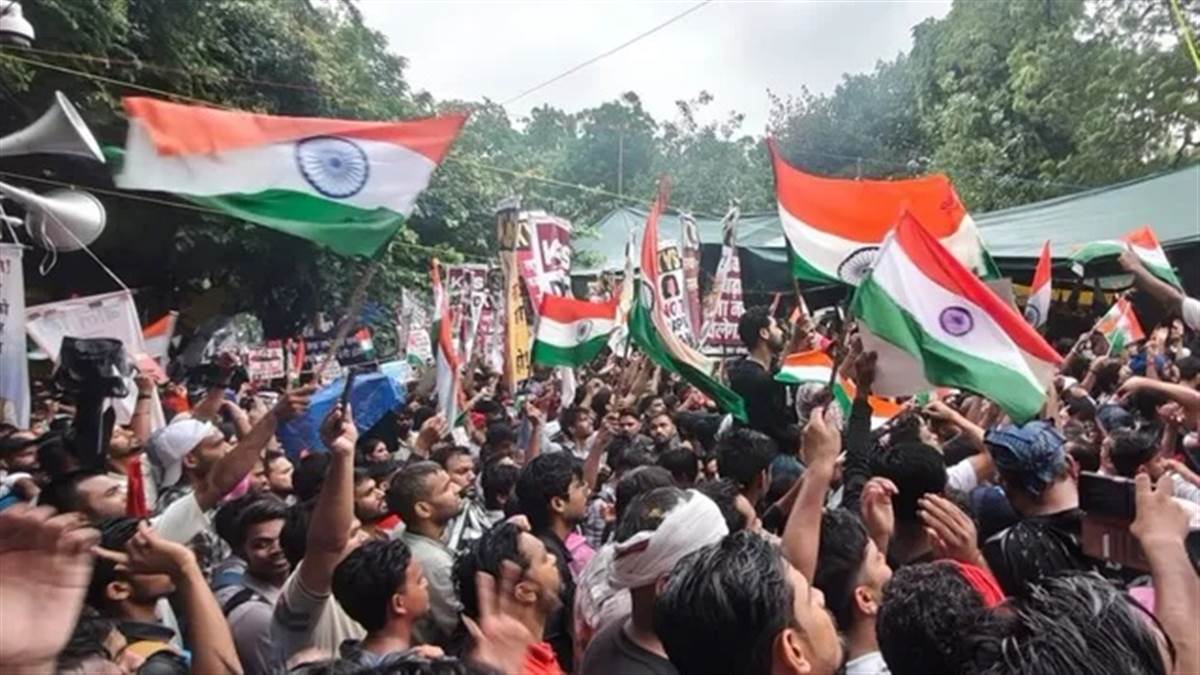 CJP Parliament March: ਜੰਤਰ-ਮੰਤਰ 'ਤੇ ਪ੍ਰਦਰਸ਼ਨਕਾਰੀਆਂ 'ਤੇ ਲਾਠੀਚਾਰਜ, ਪੁਲਿਸ ਨੇ ਸੰਸਦ ਮਾਰਚ ਤੋਂ ਰੋਕਿਆ