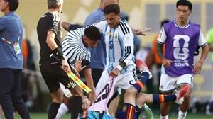 FIFA World Cup 2026: ਫਾਈਨਲ ’ਚ ਜੰਮ ਕੇ ਚੱਲੇ ਲੱਤਾਂ-ਮੁੱਕੇ, ਅਰਜਨਟੀਨਾ ਦੇ ਖਿਡਾਰੀ ਨੇ ਕੀਤੀ ਧੱਕਾ-ਮੁੱਕੀ; Video ਹੋਈ ਵਾਇਰਲ