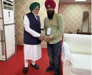 'ਛੋਟੀ ਬੰਨ੍ਹਣਾ, ਪਹਿਲਾਂ ਤੋਂ ਵਧੀਆ ਬੰਨ੍ਹਣਾ'... ਜਲੰਧਰ ਦੇ ਸਨਪ੍ਰੀਤ ਸਿੰਘ ਨੇ PM ਦੇ ਕਹਿਣ 'ਤੇ ਡੇਢ ਮਿੰਟ 'ਚ ਸਜਾਈ ਸੈਮੀ ਸ਼ਾਹੀ ਪਟਿਆਲਾ ਪੱਗ