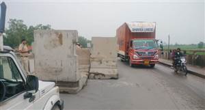 Indo-US Deal : ਕਿਸਨਾਂ ਦੇ 'ਦਿੱਲੀ ਕੂਚ' ਤੋਂ ਪਹਿਲਾਂ ਸ਼ੰਭੂ ਬਾਰਡਰ 'ਤੇ ਮੁੜ ਤਣਾਅ, ਅੰਮ੍ਰਿਤਸਰ–ਦਿੱਲੀ ਜੀਟੀ ਰੋਡ 'ਤੇ ਹਰਿਆਣਾ ਪੁਲਿਸ ਦੀ ਬੈਰੀਕੇਿਡਿੰਗ ਸ਼ੁਰੂ
