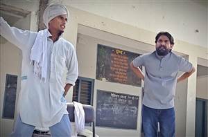 ਨਸ਼ਿਆਂ ਵਿਰੁੱਧ ਨਾਟਕ ‘ਸੁਲਘਦੀ ਧਰਤੀ’ ਦੀ ਪੇਸ਼ਕਾਰੀ