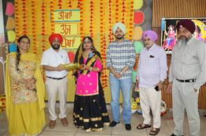 ਲੌਰੈਂਸ ਇੰਟਰਨੈਸ਼ਨਲ ਸਕੂਲ ਵਿਖੇ ਧੂਮ-ਧਾਮ ਨਾਲ ਮਨਾਇਆ ਗਿਆ 'ਤੀਆਂ ਦਾ ਤਿਉਹਾਰ'