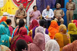 ਰਾਸ਼ਟਰੀ ਮਹਿਲਾ ਕਮਿਸ਼ਨ ਦੀ ਚੇਅਰਪਰਸਨ ਵੱਲੋਂ ਕੇਂਦਰੀ ਜੇਲ੍ਹ ਦਾ ਦੌਰਾ, ਔਰਤ ਕੈਦੀਆਂ ਨਾਲ ਕੀਤੀ ਮੁਲਾਕਾਤ