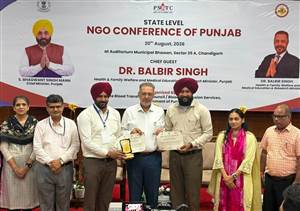 ਮਨੁੱਖਤਾ ਦੀ ਸੇਵਾ ਖੂਨਦਾਨ ਸੁਸਾਇਟੀ ਪੱਟੀ ਦਾ ਕੀਤਾ ਸਨਮਾਨ