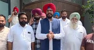 ਪੰਜਾਬ 'ਚ ਹੜ੍ਹਾਂ ਦੇ ਮੁੱਦੇ 'ਤੇ ਅੱਜ ਜੰਮੂ ਕਸ਼ਮੀਰ ਦੇ ਰਾਜਪਾਲ ਨਾਲ ਮੁਲਾਕਾਤ ਕਰਨਗੇ ਕੁਲਦੀਪ ਸਿੰਘ ਧਾਲੀਵਾਲ, ਉੱਜ ਦਰਿਆ ਉੱਤੇ ਡੈਮ ਬਣਾਉਣ ਦਾ ਚੁੱਕਣਗੇ ਮੁੱਦਾ