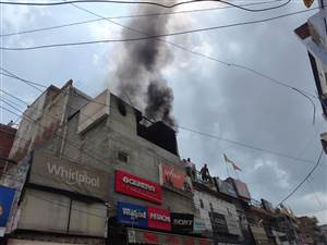ਫ਼ਿਰੋਜ਼ਪੁਰ ਛਾਉਣੀ ਦੇ ਸ਼ੋਰੂਮ 'ਚ ਭਿਆਨਕ ਅੱਗ: ਲੱਖਾਂ ਦਾ ਇਲੈਕਟ੍ਰਾਨਿਕ ਸਮਾਨ ਸੜ ਕੇ ਹੋਇਆ ਸੁਆਹ