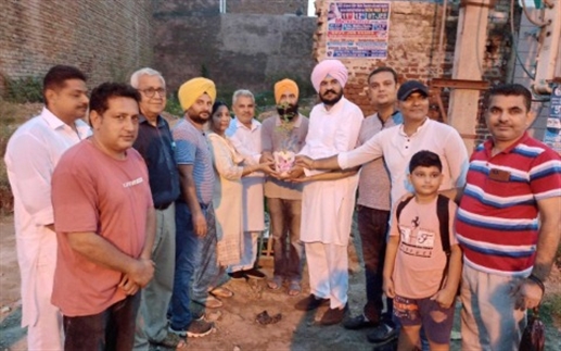 ਕਲੀਨ ਐਂਡ ਗ੍ਰੀਨ ਸੁਸਾਇਟੀ ਨੇ ਬਜ਼ੁਰਗਾਂ ਦੀ ਯਾਦ 'ਚ ਲਾਏ ਬੂਟੇ