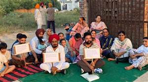 ਬਰਨਾਲਾ ’ਚ ਸਰਕਾਰੀ ਰਸਤਾ ਬੰਦ ਕਰਨ ’ਤੇ ਭੜਕੇ ਲੋਕ