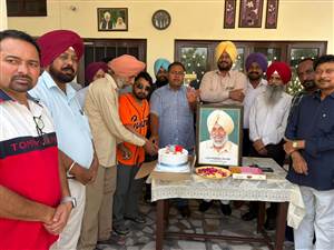 ਦੇਵ ਦੀ ਯਾਦ ਨੂੰ ਮੁੜ ਤਾਜ਼ਾ ਕਰ ਗਈ ‘ਚਾਲੀ ਪਿੰਡਾਂ ਦੀ ਜ਼ਮੀਨ ਲੁਧਿਆਣਾ ਖਾ ਗਿਆ’ ਦੀ ਪੇਸ਼ਕਾਰੀ