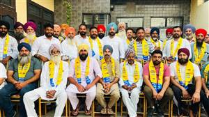 ਧਰਮਕੋਟ ਦੇ ਪਿੰਡ ਦੁਸਾਂਝ ’ਚ ਅਕਾਲੀ ਦਲ ਨੂੰ ਝਟਕਾ, ਦੋ ਪੰਚਾਇਤ ਮੈਂਬਰ ਆਪ ’ਚ ਸ਼ਾਮਲ