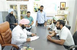 ‘ਸਾਡਾ ਐੱਮਐੱਲਏ ਸਾਡੇ ਵਿਚ’ ਤਹਿਤ ਹਰਜੋਤ ਬੈਂਸ ਨੇ ਲੋਕਾਂ ਦੀਆਂ ਸੁਣੀਆਂ ਸਮੱਸਿਆਵਾਂ