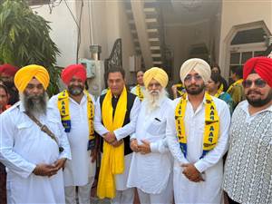 ਹਰਮੀਤ ਪਾਹਵਾ ਸਾਥੀਆਂ ਸਮੇਤ ‘ਆਪ’ ’ਚ ਸ਼ਾਮਲ