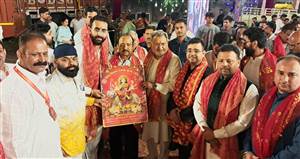 ਮਾਂ ਭਗਵਤੀ ਦੇ ਜਾਗਰਣ ’ਚ ਸਾਰੀ ਰਾਤ ਗੂੰਜਿਆ ਭਗਤੀ ਸੰਗੀਤ, ਮਾਸਟਰ ਸਲੀਮ ਦੇ ਭਜਨਾਂ ’ਤੇ ਝੂਮੇ ਸ਼ਰਧਾਲੂ