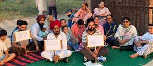 Barnala News : ਸਰਕਾਰੀ ਰਸਤਾ ਬੰਦ ਕਰਨ 'ਤੇ ਭੜਕੇ ਲੋਕ, ਗੁਰਦੇਵ ਨਗਰ ਨਿਵਾਸੀਆਂ ਨੇ ਰਾਤੋ-ਰਾਤ ਪੁੱਟਿਆ ਅਣ-ਅਧਿਕਾਰਤ ਗੇਟ