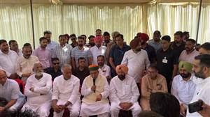 ਫਾਜ਼ਿਲਕਾ ਪੁੱਜੇ ਅਰਜੁਨ ਰਾਮ ਮੇਘਵਾਲ, ਆਸਫਵਾਲਾ ’ਚ ਸ਼ਹੀਦਾਂ ਨੂੰ ਕੀਤਾ ਨਮਨ; ਨਸ਼ਾ ਮੁਕਤ ਪੰਜਾਬ ਯਾਤਰਾ ਨੂੰ ਕਰਨਗੇ ਰਵਾਨਾ