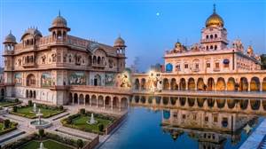 ਕਿਵੇਂ ਪਿਆ ਗੁਰਦੁਆਰਾ ‘ਬੰਗਲਾ ਸਾਹਿਬ’ ਦਾ ਨਾਂ? ਰਾਜੇ ਦੇ ਮਹਿਲ ਤੋਂ ਪਵਿੱਤਰ ਅਸਥਾਨ ਬਣਨ ਦੀ ਅਨੋਖੀ ਕਹਾਣੀ; ਜਾਣੋ ਪੂਰਾ ਇਤਿਹਾਸ