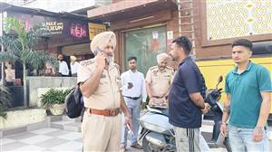 ਹੋਟਲ ਦੇ ਬਾਹਰ ਅਣਪਛਾਤਿਆਂ ਨੇ ਇੱਟਾਂ ਨਾਲ ਨੌਜਵਾਨ ’ਤੇ ਕੀਤਾ ਹਮਲਾ, ਮੌਤ