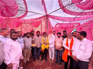 ਨਵ-ਨਿਯੁਕਤ ਹਲਕਾ ਇੰਚਾਰਜ ਹੰਸਪਾਲ ਰੰਗਾ ਨੂੰ ਕੀਤਾ ਸਨਮਾਨਿਤ