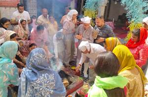 ਸਨੇਹੀ ਮੰਦਰ 'ਚ ਚੰਦਨਪ੍ਰੀਤ ਚੰਨੀ ਨੇ ਭਜਨਾਂ ਨਾਲ ਬੰਨ੍ਹਿਆ ਸਮਾਂ