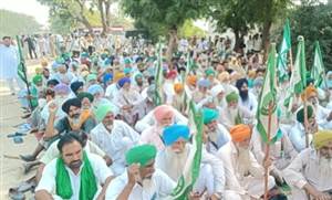 ਪਰਮਿੰਦਰ ਸਿੰਘ ਝੋਟਾ ਨੂੰ ਇਨਸਾਫ਼ ਦਿਵਾਉਣ ਲਈ ਵਿਧਾਇਕ ਸੁਖਵੀਰ ਸਿੰਘ ਮਾਈਸਰਖਾਨਾ ਦੇ ਘਰ ਅੱਗੇ ਧਰਨਾ, ਸੌਂਪਿਆ ਗਿਆ 'ਲਾਹਨਤੀ ਪੱਤਰ'