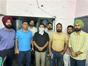 Vigilance Bureau ਦੀ ਵੱਡੀ ਕਾਰਵਾਈ: ਧਾਰ ਕਲਾਂ ਦੇ SHO ਨੂੰ ₹1 ਲੱਖ ਦੀ ਰਿਸ਼ਵਤ ਲੈਂਦਿਆਂ ਰੰਗੇ ਹੱਥੀਂ ਕੀਤਾ ਗ੍ਰਿਫ਼ਤਾਰ