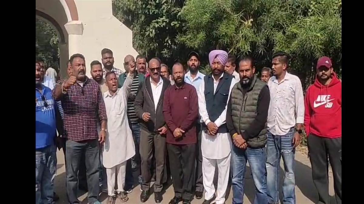 ਸਕਿਓਰਿਟੀ ਹਾਸਲ ਕਰਨ ਲਈ ਢਕਵੰਜ ਕਰ ਰਹੇ ਹਿੰਦੂ ਨੇਤਾ