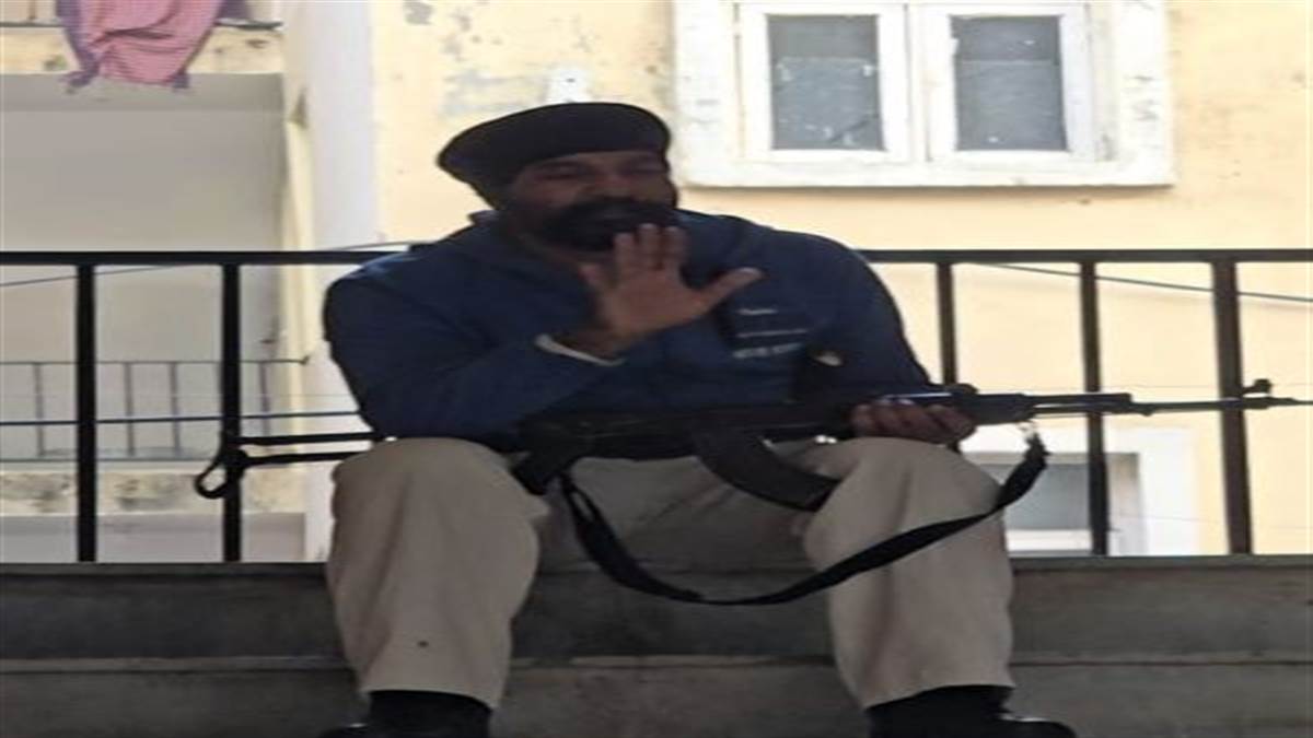 ਏਐੱਸਆਈ ਦੀ ਏਕੇ-47 ਜੇਲ੍ਹ ਤੋਂ ਬਾਹਰ ਲੈ ਕੇ ਜਾਣ ’ਤੇ ਉੱਠ ਰਹੇ ਸਵਾਲ, ਜਾਣੋ ਕੀ ਹੈ ਪੂਰਾ ਮਾਮਲਾ