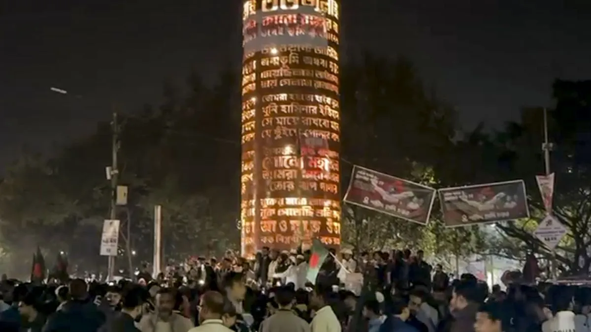 ਸਿੰਗਾਪੁਰ ਤੋਂ ਬੰਗਲਾਦੇਸ਼ ਲਿਆਂਦੀ ਗਈ ਉਸਮਾਨ ਹਾਦੀ ਦੀ ਦੇਹ, ਸਸਕਾਰ 'ਚ ਹਜ਼ਾਰਾਂ ਲੋਕ ਹੋਏ ਇਕੱਠੇ; ਹੰਗਾਮੇ ਦਾ ਖਦਸ਼ਾ