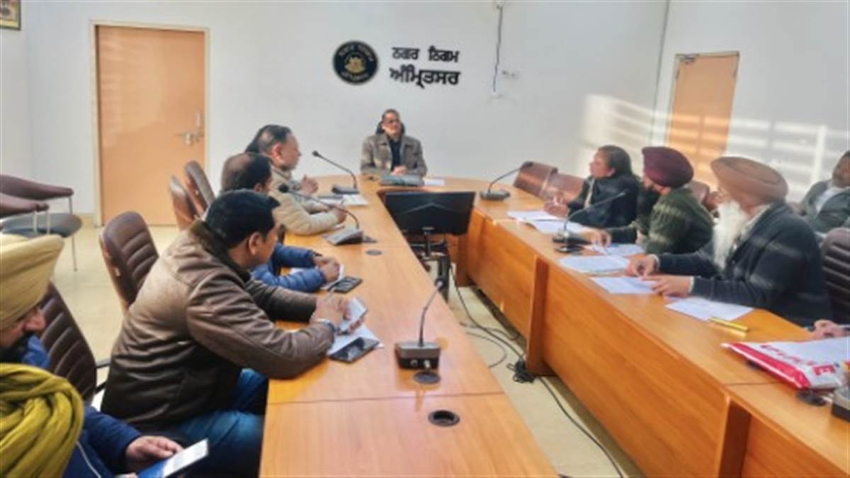 7 ਦਿਨਾਂ ਦੇ ਅੰਦਰ ਵਾਰਡਾਂ ’ਚ ਕੁੱਤਿਆਂ ਲਈ ਢੁੱਕਵੇਂ ਫੀਡਿੰਗ ਪੁਆਇੰਟਾਂ ਦੀ ਪਛਾਣ ਕਰੋ : ਸੁਰਿੰਦਰ ਸਿੰਘ