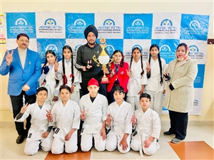 ਵਿਦਿਆਰਥੀਆਂ ਵੱਲੋਂ ਕਰਾਟੇ ਚੈਂਪੀਅਨਸ਼ਿਪ ’ਚ ਸ਼ਾਨਦਾਰ ਪ੍ਰਦਰਸ਼ਨ