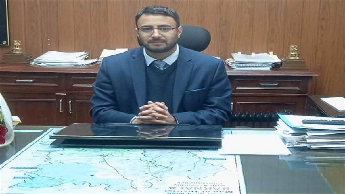 ਸਿਹਤ ਵਿਭਾਗ ਦਾ ਕਾਰਾ : ਬਰਨਾਲਾ ਦੇ ਸਰਕਾਰੀ ਹਸਪਤਾਲ ’ਚ ਸਰਕਾਰੀ ਪਰਚੀ ’ਤੇ ਕਿੱਦਾ ਲੱਗੀ ਸਰਕਾਰ ਦੀ ਸੱਚੀ ਮੋਹਰ!