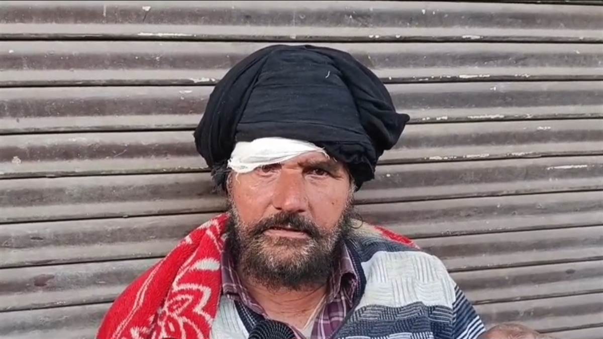 ਡਿਵਾਈਡਰ  ਨਾਲ ਟਕਰਾਉਣ ਨਾਲ ਰੇਤ ਦਾ ਭਰਿਆ ਟਿੱਪਰ ਪਲਟਿਆ