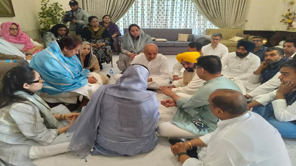 ਮੁੱਖ ਮੰਤਰੀ ਭਗਵੰਤ ਮਾਨ ਨੇ ਗਿਲਹੋਤਰਾ ਪਰਿਵਾਰ ਨਾਲ ਸਾਂਝਾ ਕੀਤਾ ਦੁੱਖ