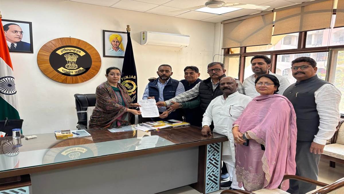 ਭਾਰਤ-ਅਮਰੀਕਾ ਵਪਾਰ ਸਮਝੌਤੇ ਵਿਰੁੱਧ ਕਾਂਗਰਸ ਦਾ ਵੱਡਾ ਹੱਲਾ, ਰਾਜਪਾਲ ਨੂੰ ਭੇਜਿਆ ਮੰਗ ਪੱਤਰ