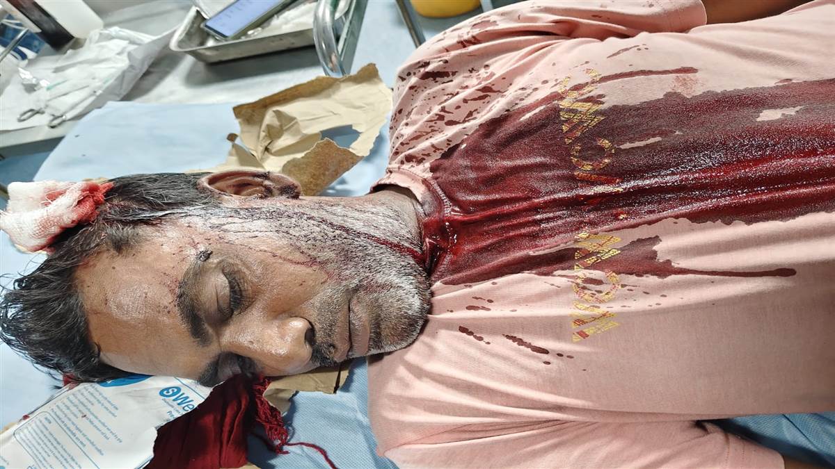 ਗਲੀ ’ਚ ਖੜ੍ਹੇ ਪਿਓ-ਪੁੱਤ ’ਤੇ ਹਮਲਾ, ਦੋਵੇਂ ਜ਼ਖ਼ਮੀ