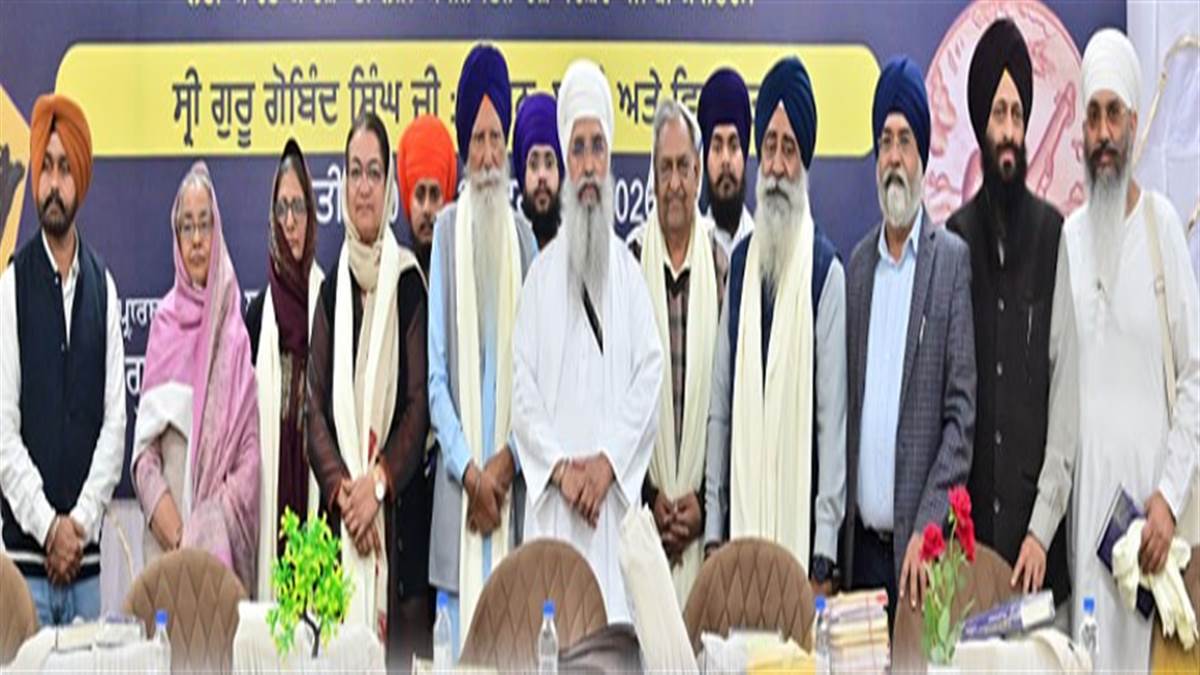 ਸ੍ਰੀ ਗੁਰੂ ਗੋਬਿੰਦ ਸਿੰਘ ਜੀ ਦੀ ਸ਼ਖਸੀਅਤ ਨੂੰ ਸ਼ਬਦਾਂ ’ਚ ਬਿਆਨ ਨਹੀਂ ਕੀਤਾ ਜਾ ਸਕਦਾ : ਸੰਤ ਅਮੀਰ ਸਿੰਘ