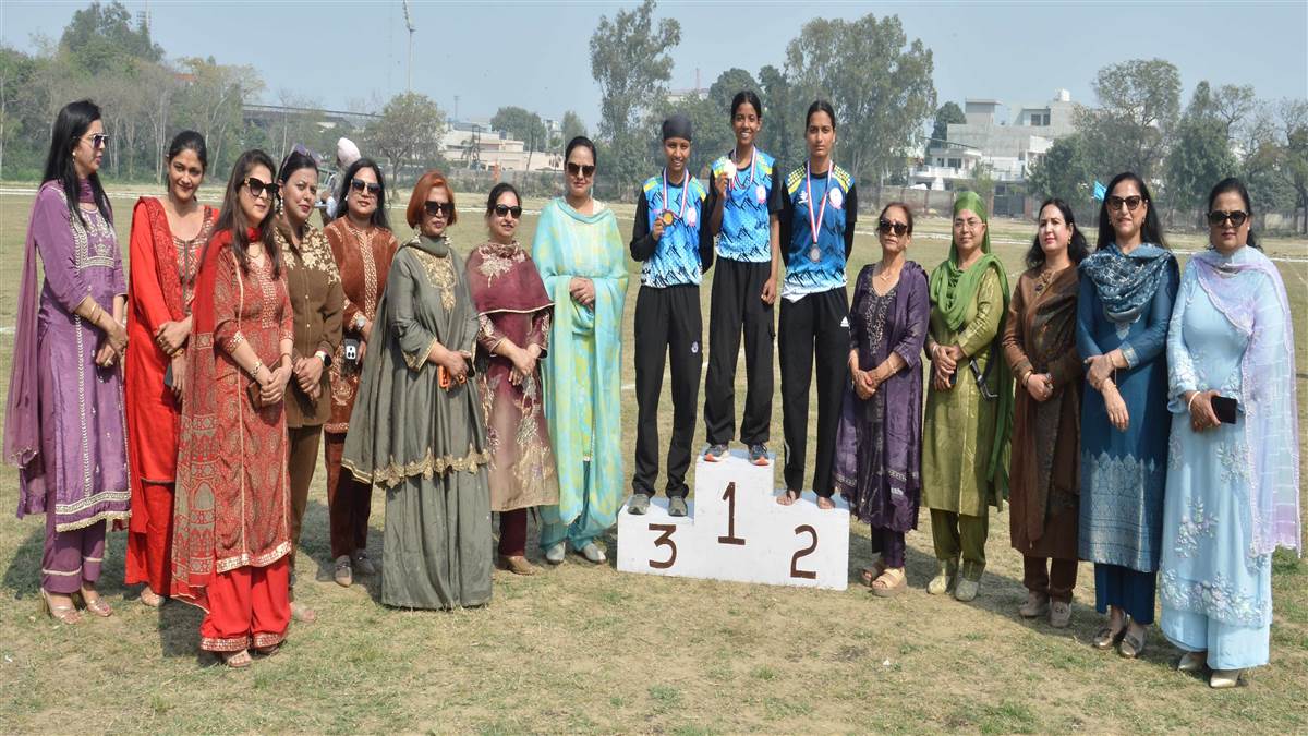 ਸਰਕਾਰੀ ਕਾਲਜ ਲੜਕੀਆਂ ਦੇ ਖੇਡ ਮੇਲੇ ’ਚ ਵਾਣੀ ਪੁਰੀ ਸਰਬੋਤਮ ਖਿਡਾਰੀ ਤੇ ਕਿਰਨਦੀਪ ਬਾਵਾ ਨੂੰ ਸਰਬੋਤਮ ਐਥਲੀਟ ਐਲਾਨਿਆ