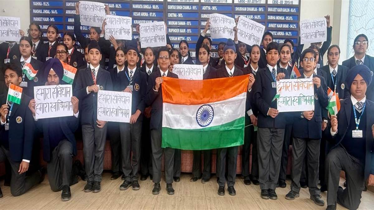 ਡਾ. ਕਿਚਲੂ ਸਕੂਲ ’ਚ ਪ੍ਰੋਗਰਾਮ ਕਰਵਾਇਆ