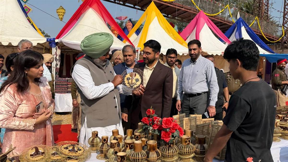ਵਿੱਤ ਮੰਤਰੀ ਨੇ ਸ਼ੀਸ਼ ਮਹਿਲ ’ਚ ਕਰਵਾਈ ਕਰਾਫ਼ਟ ਮੇਲੇ ਦੀ ਸ਼ੁਰੂਆਤ