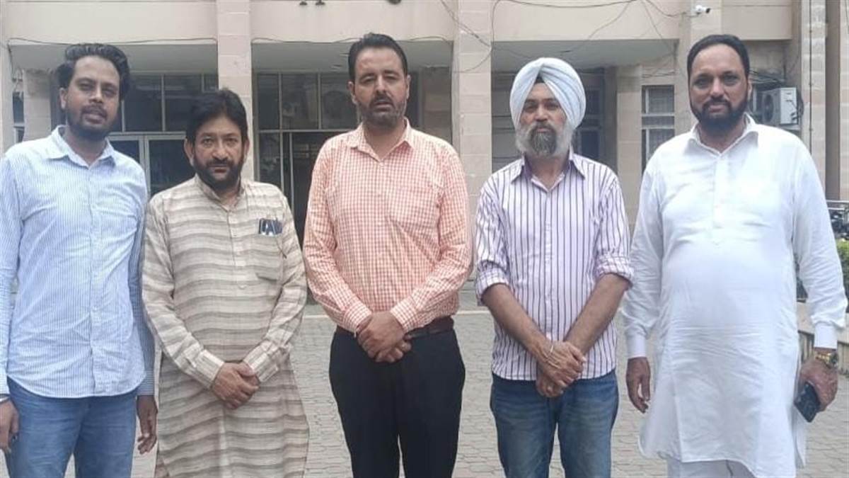 ਸਨਮਾਨ ਸਹੂਲਤਾਂ ਸਬੰਧੀ ਨੋਟੀਫਿਕੇਸ਼ਨ ਜਾਰੀ ਕਰੇ ਪੰਜਾਬ ਸਰਕਾਰ : ਧਾਲੀਵਾਲ