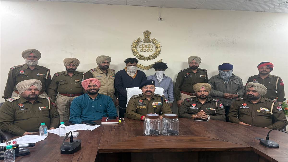 ਬਟਾਲਾ ਪੁਲਿਸ ਨੇ BKI ਦੇ ਮੈਂਬਰ ਤੇ ਮੰਨੂ ਅਗਵਾਨ ਤੇ ਬਿੱਲਾ ਦਕੋਹਾ ਦੇ 2 ਗੁਰਗੇ ਕੀਤੇ ਕਾਬੂ, ਕਤਲ ਦਾ ਮਾਮਲਾ ਵੀ ਸੁਲਝਾਇਆ; ਕਾਤਲ ਗ੍ਰਿਫਤਾਰ