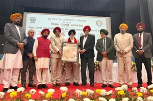 Amritsar News : ਤਿੰਨ-ਰੋਜ਼ਾ ਪਹਿਲੀ ਵਿਸ਼ਵ ਪੰਜਾਬੀ ਕਾਨਫ਼ਰੰਸ 'ਚ ਐੱਸਬੀਐੱਸ ਓਬਰਾਏ ਸਣੇ ਵੱਖ-ਵੱਖ ਖੇਤਰਾਂ 'ਚ ਮੱਲਾਂ ਮਾਰਨ ਵਾਲੀਆਂ ਸ਼ਖ਼ਸੀਅਤਾਂ ਸਨਮਾਨਿਤ