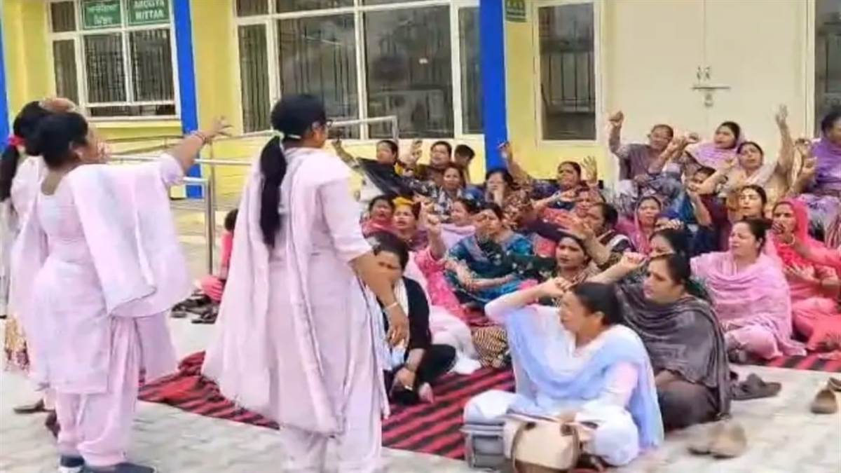 ਆਪਣੀਆਂ ਮੰਗਾ ਨੂੰ ਲੈ ਕੇ ਆਸ਼ਾ ਵਰਕਰਾਂ ਨੇ ਪ੍ਰਗਟਾਇਆ ਰੋਸ