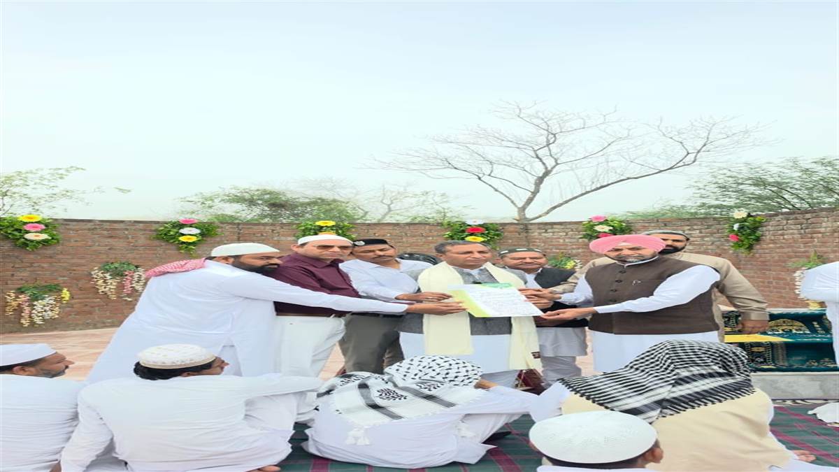 ਵਿਧਾਇਕ ਸਿੰਗਲਾ ਵੱਲੋਂ ਕਬਰਿਸਤਾਨ ਦੀ ਚਾਰਦੀਵਾਰੀ ਲਈ 27 ਲੱਖ ਦੇਣ ਦਾ ਐਲਾਨ