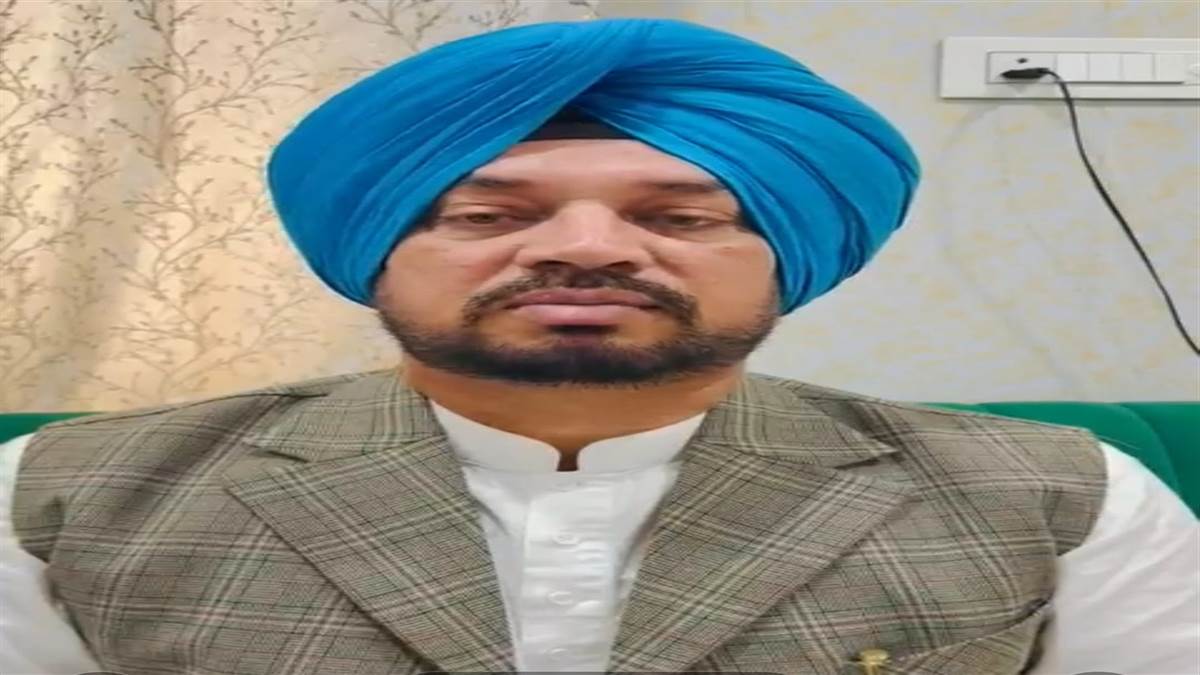 ਵਿਧਾਇਕ ਦੇਵਮਾਨ ਦੀ ਬਜ਼ੁਰਗ ਨੂੰ ਲੱਤ ਮਾਰਨ ਦੀ ਵੀਡੀਓ ਵਾਇਰਲ